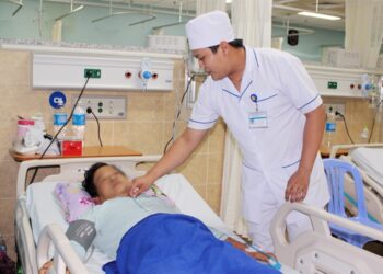 Khám vượt tuyến trung ương có được bảo hiểm không