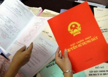 Bán đất giờ phải có chữ ký của cả nhà hay không?