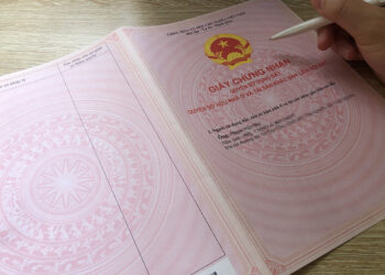 Chồng đứng tên một mình trong sổ đỏ