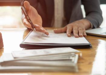 Tranh chấp kinh doanh thương mại là gì?