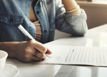 Làm giấy ủy quyền cần những gì