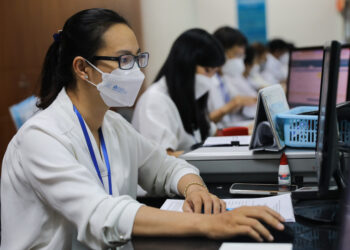 Quy định trang phục khi vào cơ quan nhà nước