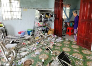 Cố ý đập phá tài sản người khác