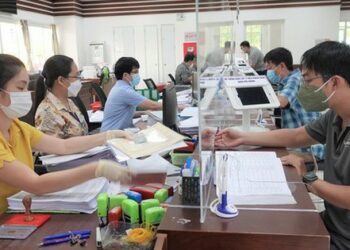 Viên chức 5 năm có được chuyển công chức không?