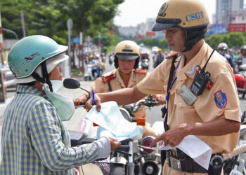 Đi xe mượn có bị phạt không chính chủ