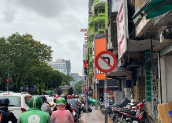 Rẽ sai làn đường phạt bao nhiêu